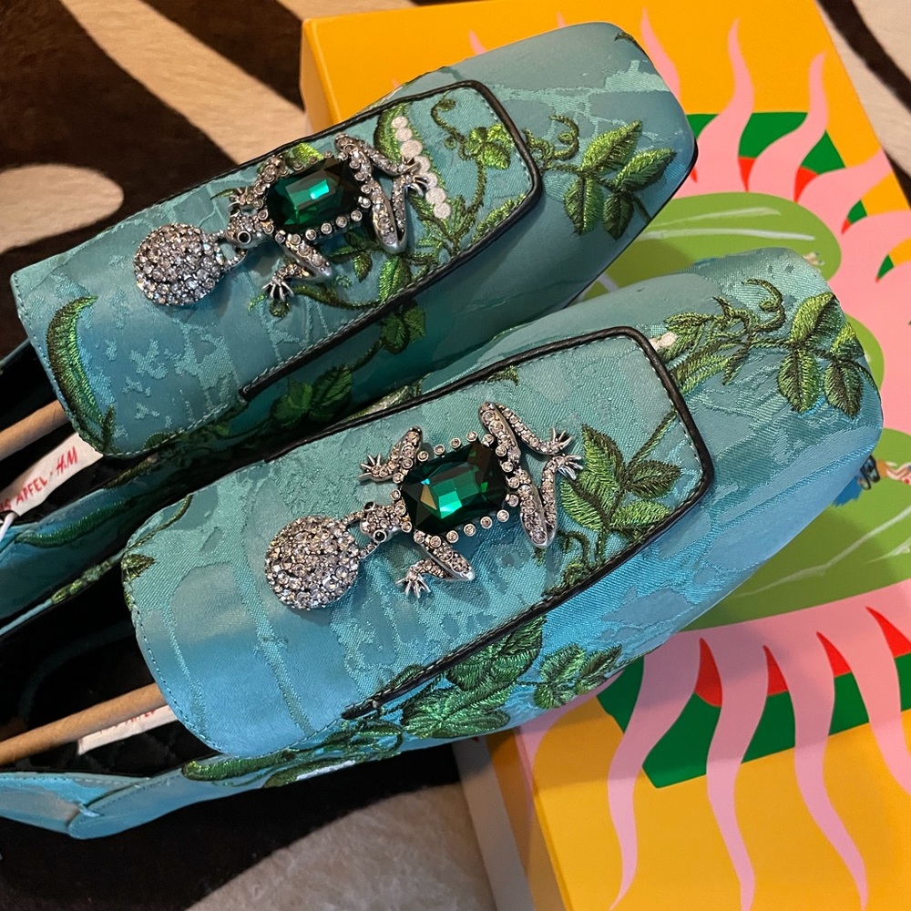 Iris Apfel x H&M - NWT💙🐸 Rare & Sold out Embellished Brocade Slippers Size 9